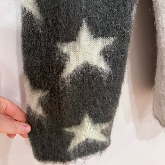 LOUIS VUITTON Men’s USA Flag Gray White Jacquard Mohair Crewneck Sweater, L - Picture 7 of 15